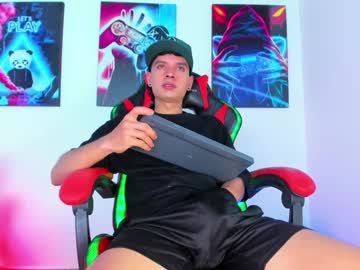 Moises_23cm September 19, 2025 Chaturbate stream image