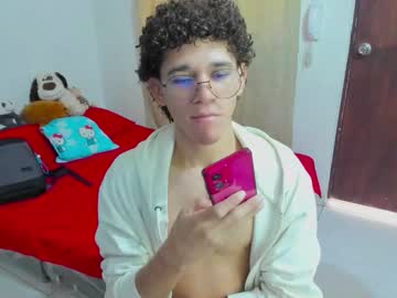 Tom_Blue10 September 22, 2025 Chaturbate stream image