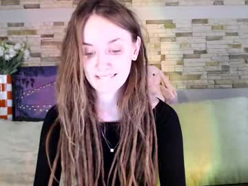 Dalia_Peach stream photo from September 23, 2025