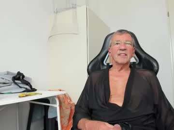 200gentleman stream photo from September 23, 2025