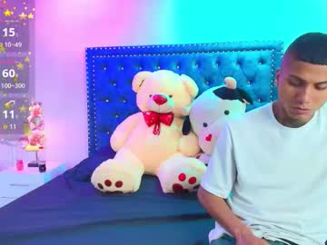 Damian_And_Roxanne September 23, 2025 Chaturbate stream image