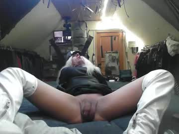 Smokeslut365 September 24, 2025 Chaturbate stream image