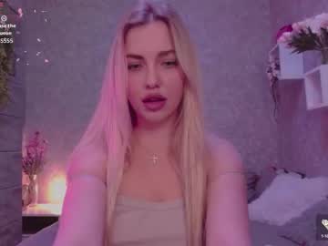 Holly_Molly8 stream photo from September 24, 2025