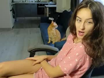 Bellewild757 October 01, 2025 Chaturbate stream image