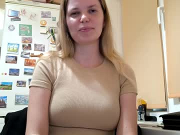 Nidarobichau October 01, 2025 Chaturbate stream image