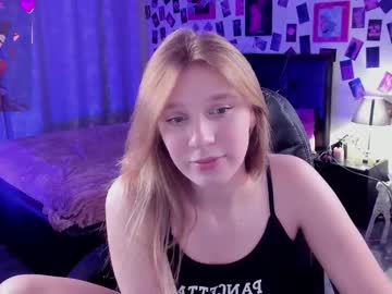Karambamoon October 01, 2025 Chaturbate stream image