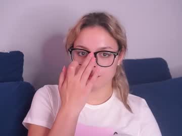 Pollyhennings October 02, 2025 Chaturbate stream image