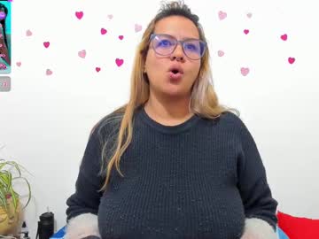 Hazel_34 October 02, 2025 Chaturbate stream image
