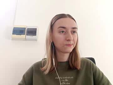 Lareepruyn October 03, 2025 Chaturbate stream image