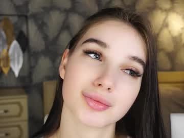 Trinhwolfrum October 03, 2025 Chaturbate stream image