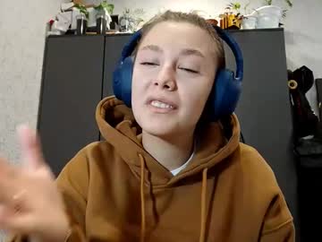 Rosannacreamer October 04, 2025 Chaturbate stream image