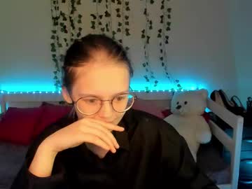 Shy_Elina01 October 04, 2025 Chaturbate stream image