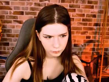 Aliceinredsquare_ October 05, 2025 Chaturbate stream image