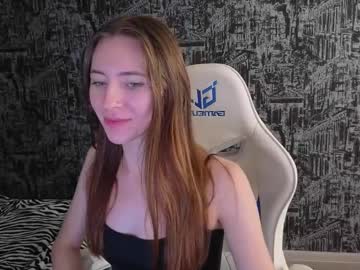 Mialinder October 05, 2025 Chaturbate stream image