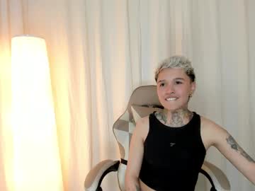 Suzu_Wolf October 06, 2025 Chaturbate stream image