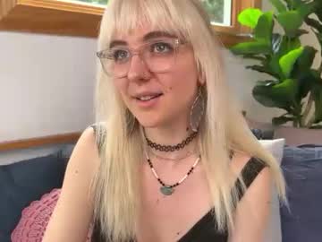 Allyelliot October 09, 2025 Chaturbate stream image