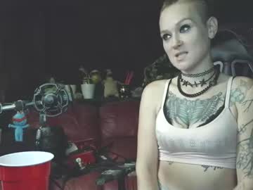 Queenfrostbitten October 10, 2025 Chaturbate stream image