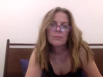 Iampoppyy stream photo from October 11, 2025