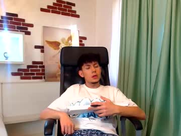 Krewvaughn October 12, 2025 Chaturbate stream image