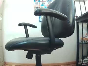 Kevinq122 October 12, 2025 Chaturbate stream image