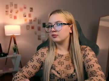 Yourjullymoon October 13, 2025 Chaturbate stream image