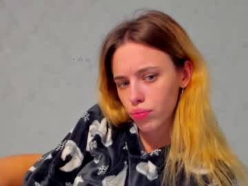 Fire___Fox1 October 17, 2025 Chaturbate stream image