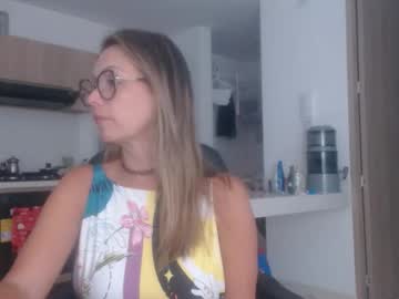 Latinpaprika October 19, 2025 Chaturbate stream image