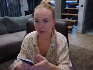 S_Trawberr_Y October 19, 2025 Chaturbate stream image