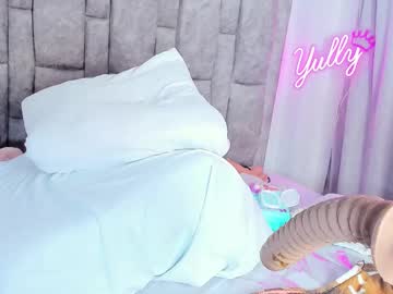Queen_Yully October 19, 2025 Chaturbate stream image