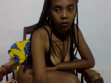 Mylah27 October 22, 2025 Chaturbate stream image