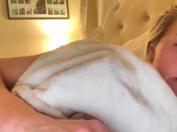 Lickseeandbemee October 27, 2025 Chaturbate stream image