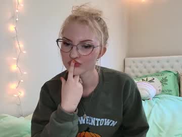 Petite_Cupcake October 27, 2025 Chaturbate stream image