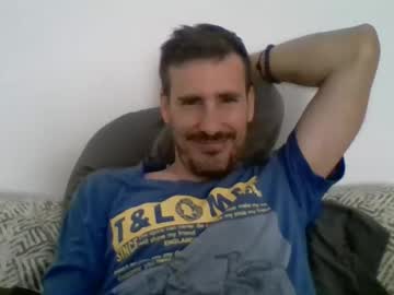 Iyoperro November 01, 2025 Chaturbate stream image