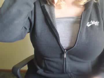 Lunoviaxl November 01, 2025 Chaturbate stream image