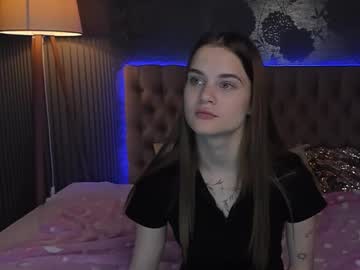 Luisaclover November 02, 2025 Chaturbate stream image