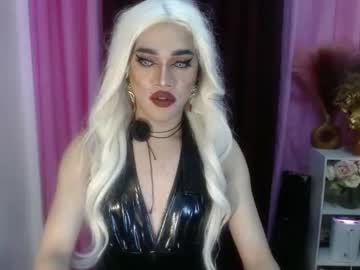 Urcumgirlasiants stream photo from November 03, 2025