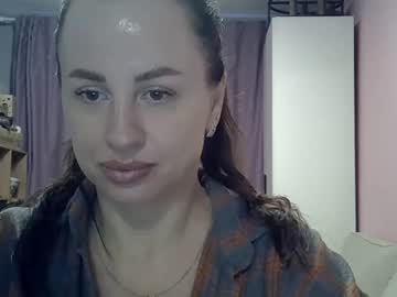 Viki_Red November 04, 2025 Chaturbate stream image