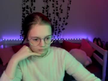Shy_Elina01 November 04, 2025 Chaturbate stream image