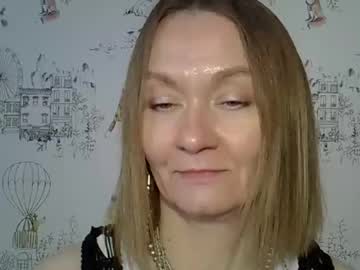 Carra_Hut November 04, 2025 Chaturbate stream image