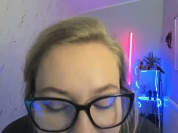 Holly_Bb95 November 04, 2025 Chaturbate stream image