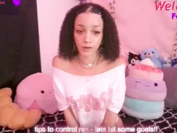 Abruisedpeach November 05, 2025 Chaturbate stream image