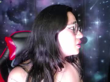 Aprilcruz_12 November 05, 2025 Chaturbate stream image