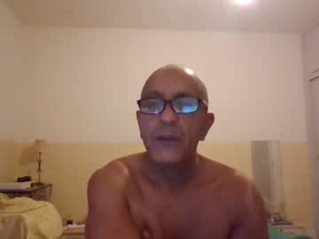 Moment71200 November 07, 2025 Chaturbate stream image