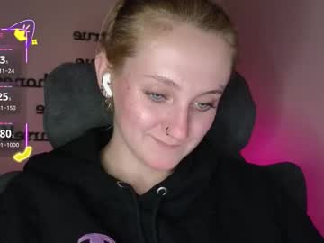 Frosty_Blueberries4 November 15, 2025 Chaturbate stream image