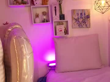 Tiarha_ November 17, 2025 Chaturbate stream image