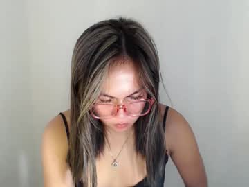 Itsurgil_Kloeh November 17, 2025 Chaturbate stream image