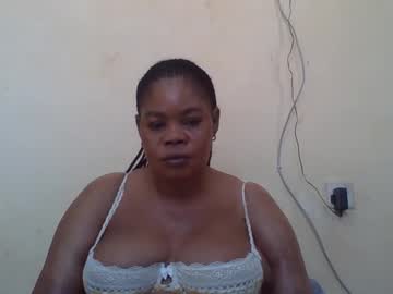 Sexydove2 stream photo from November 17, 2025