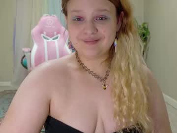 Emilyshaze November 18, 2025 Chaturbate stream image