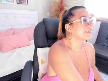 Mhonikabelucci__1 November 19, 2025 Chaturbate stream image
