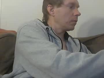 2small4you83 stream photo from November 21, 2025
